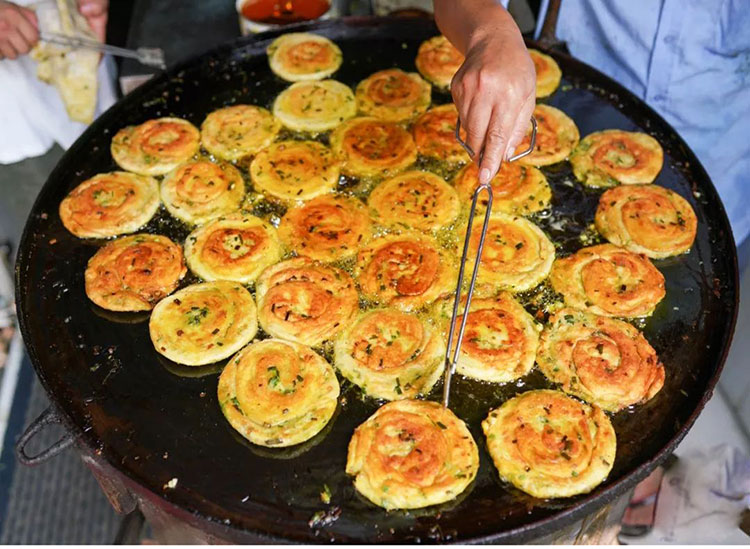 正宗老上海葱油饼技术配方教程烧饼煎饼小吃制作技术摆摊开店商用插图4