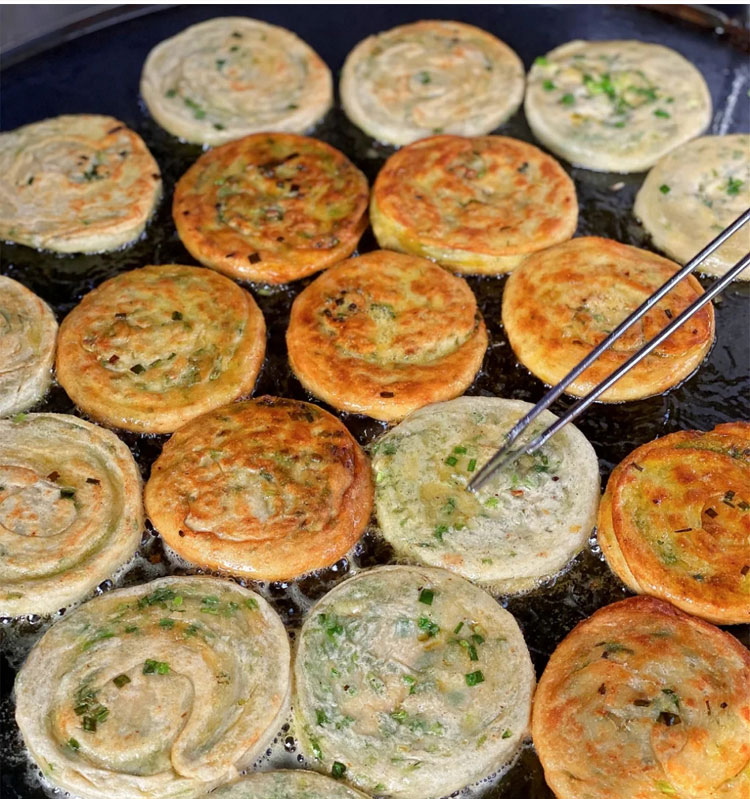 正宗老上海葱油饼技术配方教程烧饼煎饼小吃制作技术摆摊开店商用插图6